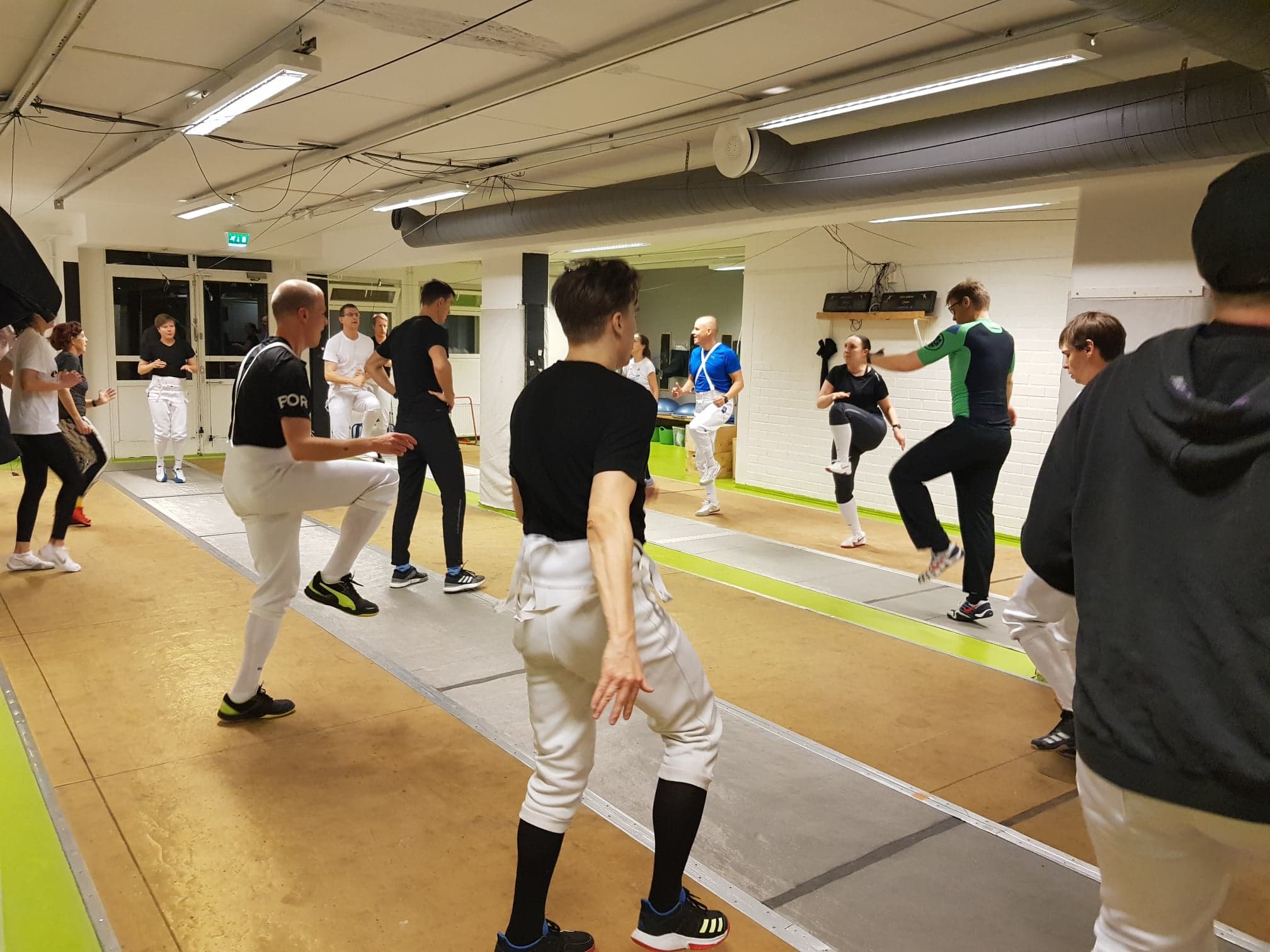 Read more about the article Tervetuloa miekkailemaan salille – rajoitukset on purettu